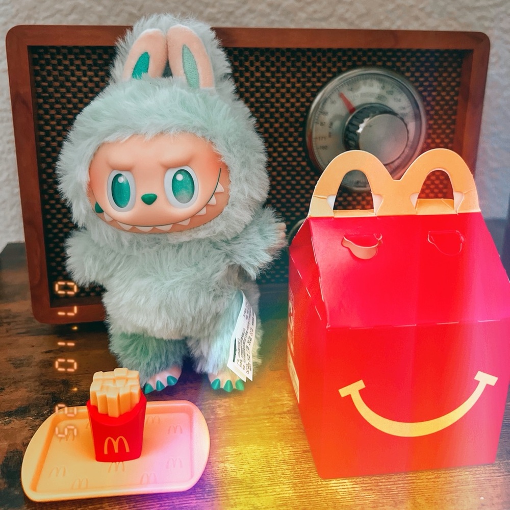 LABUBU The Monsters Big Into Energy Series “Serenity”